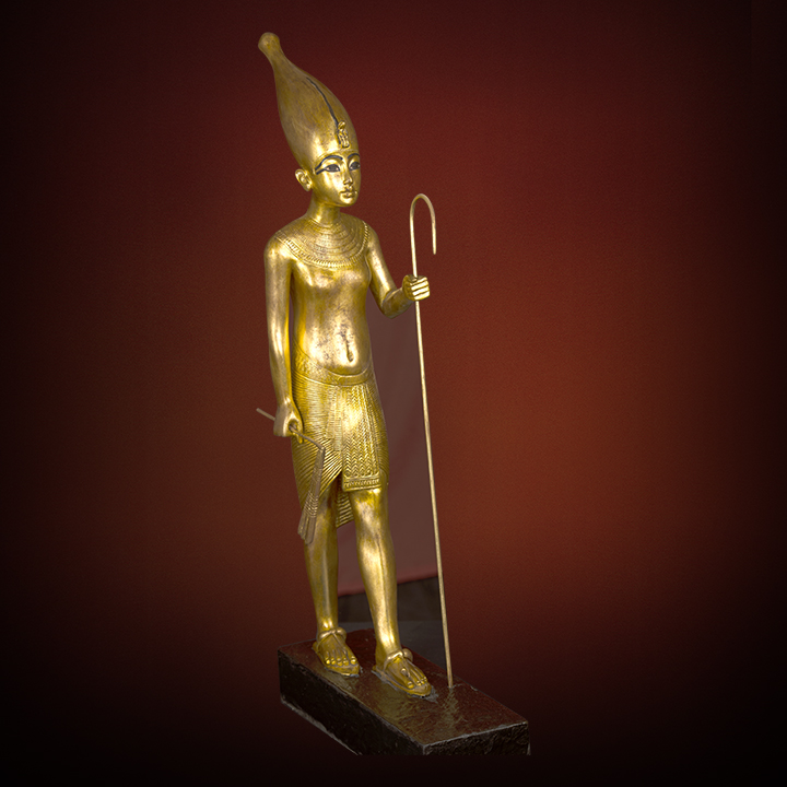 ROYAL FIGURE WITH WHITE CROWN