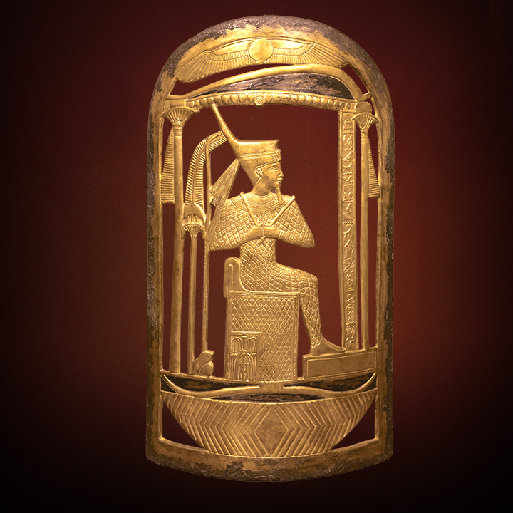 OPENWORK SHIELD WITH SEATED KING