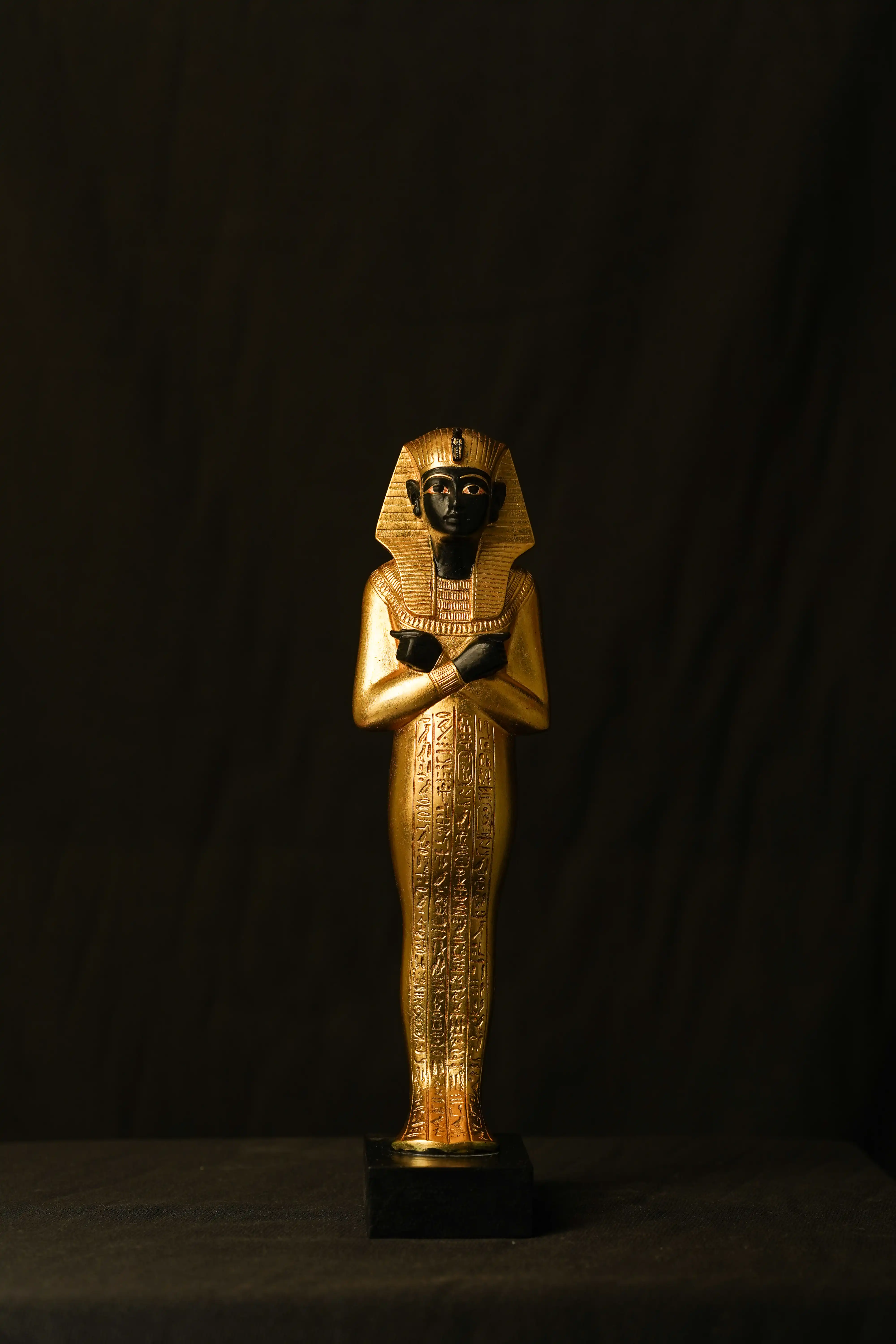 Egyptian King Tutankhamun statue, Museum replica for King Tutankhamun's statue, Replica statue for King Tutankhamun for sale.